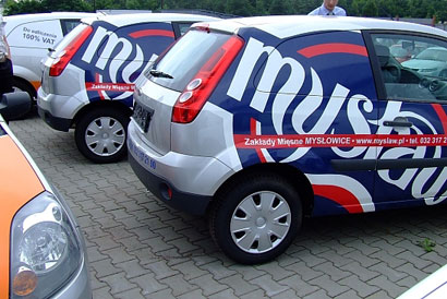 Mys�aw - reklama na samochodach zak�ad�w mi�snych Mys�owice